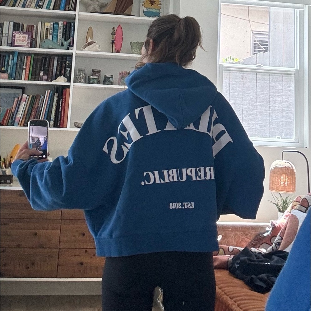 Boxy Hoodie - Picture 10 of 10